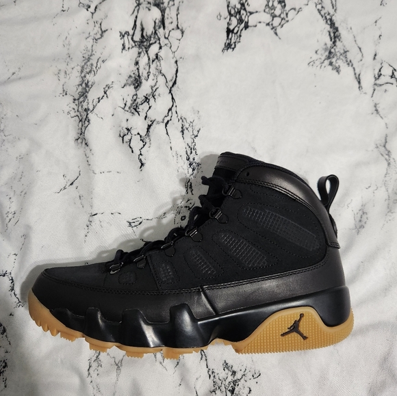 Jordan 9 boots - Picture 2 of 5